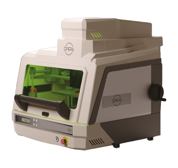 Opera - La prima macchina combinata laser e CNC progettata per l’oreficeria: incisione, marcatura, taglio e finiture con una sola soluzione compatta e potente.