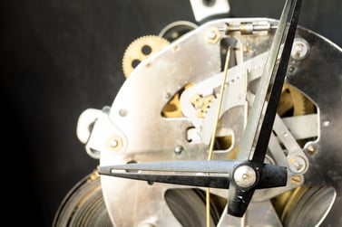 grunge-old-vintage-clock