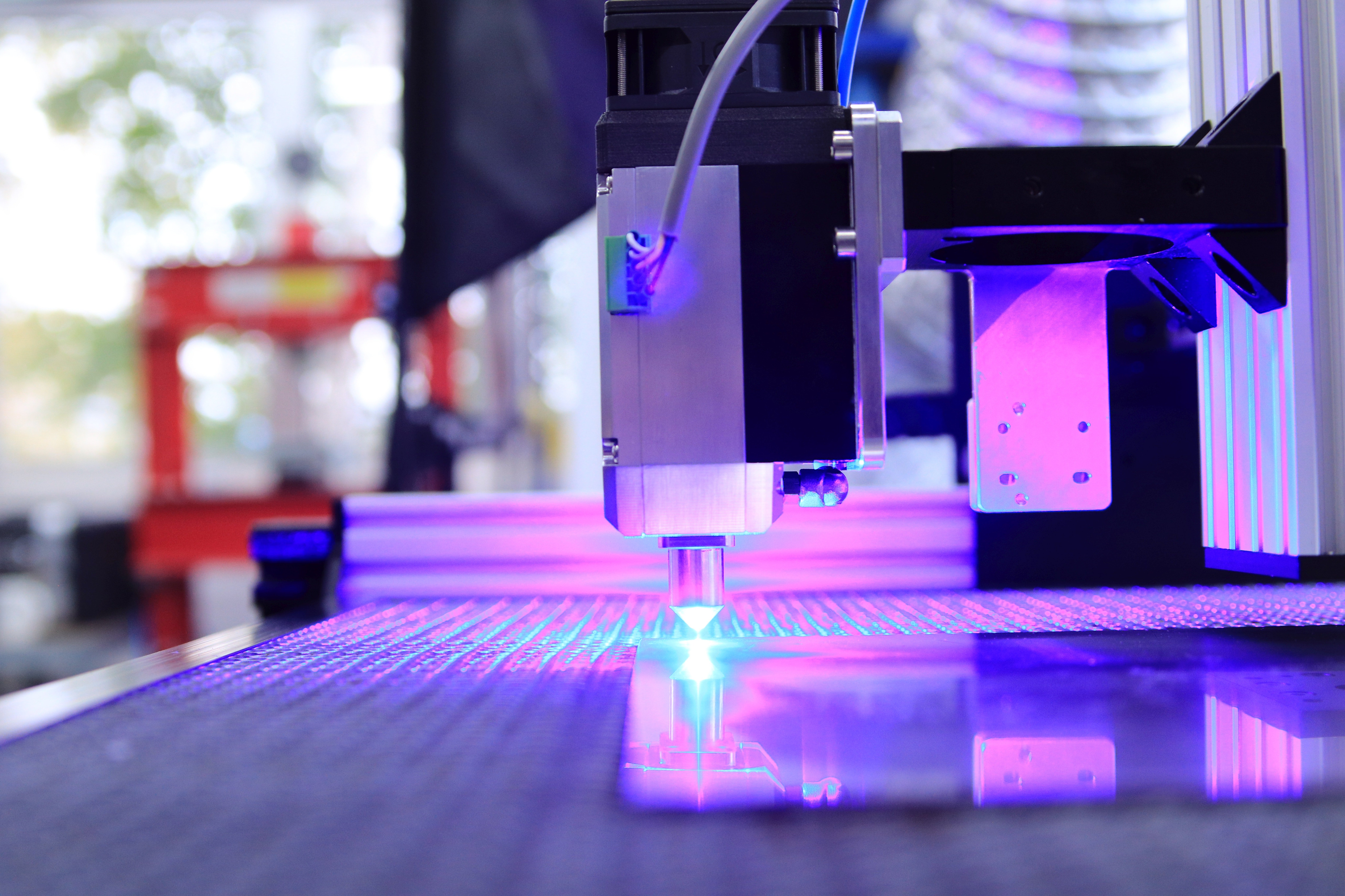 Laser CO2, solid-state, fiber, UV: here are the types of lasers used in the industrial field