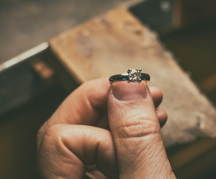 dettaglio di un anello con saldatura laser